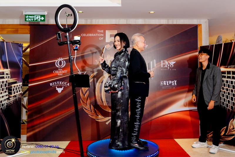 Ý tưởng tạo dáng với photobooth 360 độ