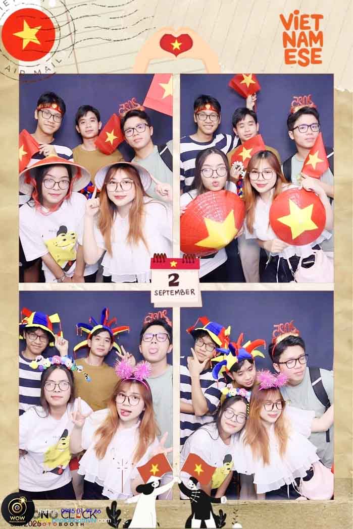 tiệm chụp ảnh photobooth cung cấp nhiều phụ kiện
