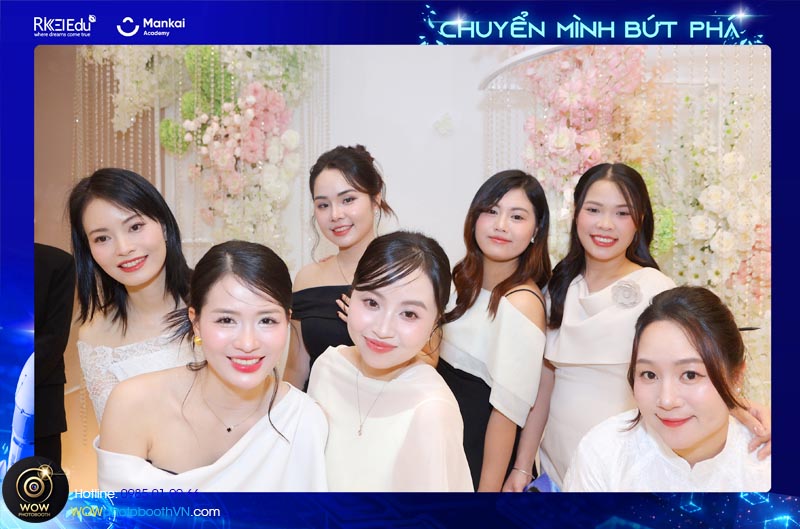 Lưu giữ từng khoảnh khắc khi tham gia chụp ảnh photobooth