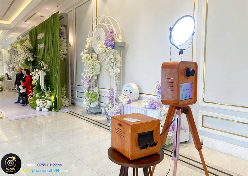 Chụp ảnh lấy ngay khiến sự kiện viral với giá thuê photobooth hợp lý
