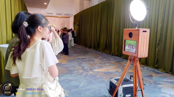 Thuê photobooth giá rẻ tại hà nội với công ty WoW photobooth
